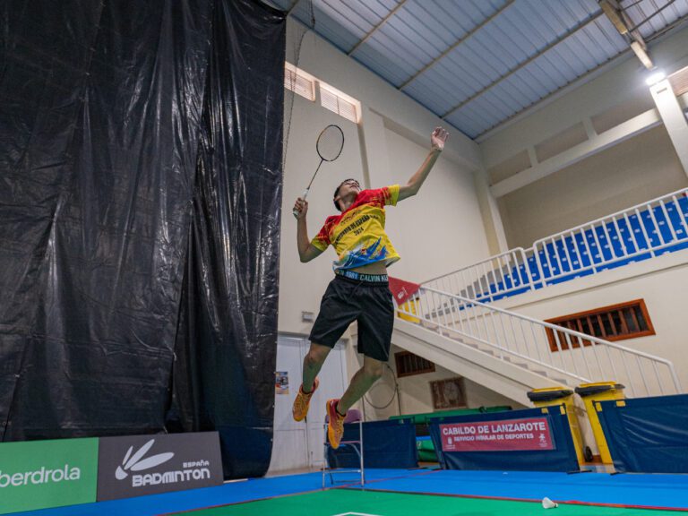 Adrián Carabali compite en el Campeonato de Canarias Sub23 de Bádminton