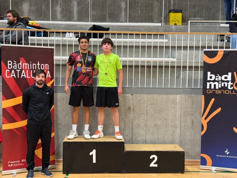 Adrián Carabali conquista el oro en el dobles masculino del Máster Granollers