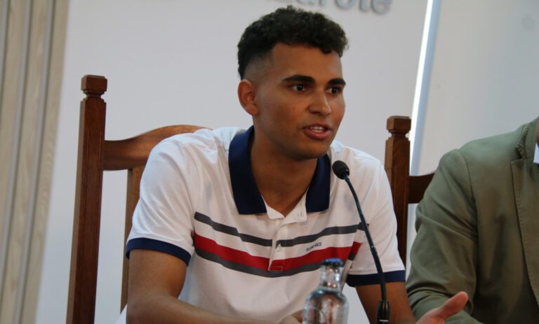 Oliver Gausmann asume la presidencia de la Federación Canaria de Bádminton