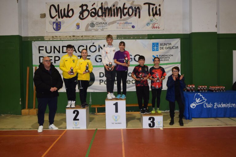 Álvaro Guadalupe y Vera García, medalla de bronce en el Máster Territorial Tui